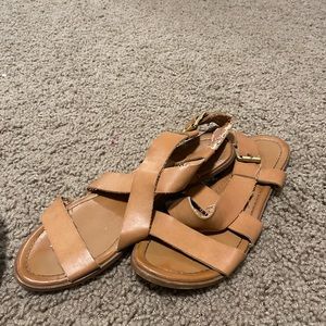 FLAT SANDALS